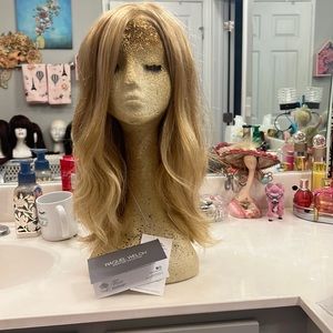 BEAUTIFUL New with tags Raquel Welch Signature Collection Longing for Long!